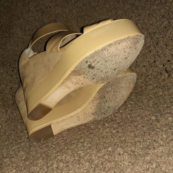 MICHAEL KORS Platform Wedge Sandal Beige Tan Patent Leather-Sz 8.5-Near Mint - Picture 7 of 7